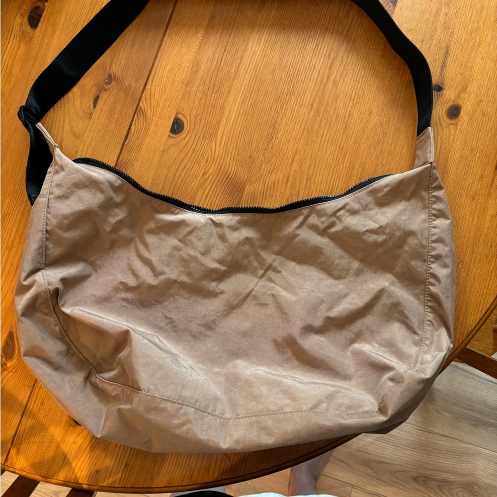 Large Baggu crescent